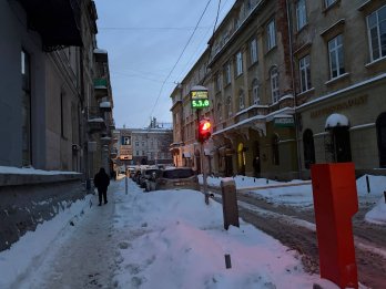 «Вернісаж» (вул. Вірменська, вул. Низький Замок, вул. Театральна, вул. Л.Українки)