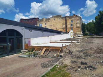На території колишнього ринку «Добробут» у Львові почали зводити нові кіоски – 02