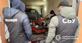 Трьох мешканців Львівщини викрили на торгівлі автоматами Калашникова – 03