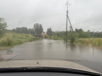У Львові через зливу затопило декілька вулиць і автостоянку біля ЖК – 01