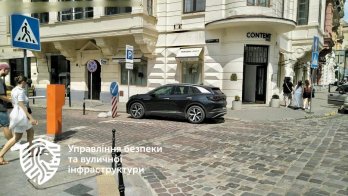 У Львові назвали ТОП-3 порушення паркування на площі в центрі міста – 04