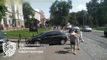 Які правила паркування найчастіше порушують водії на проспекті Свободи у Львові – 02