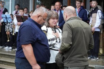 Захисника із Золочівщини посмертно відзначили “Комбатантським хрестом” – 01
