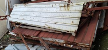 У Львові утилізують 25 демонтованих кіосків, які не забрали власники – 01