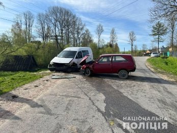 У Самбірському районі внаслідок ДТП двоє людей потрапили до лікарні – 02