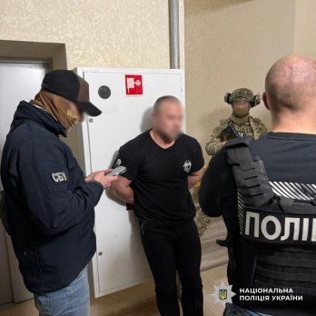 Трьох мешканців Львівщини викрили на торгівлі автоматами Калашникова – 05