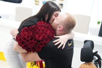 Познайомилися в TikTok: у Львові ветеран освідчився коханій у реабілітаційному центрі – 01