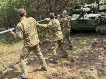 Норвезькі гаубиці вже нищать окупантів на передовій – 02