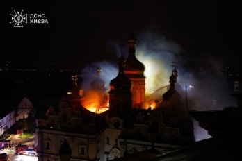 Через влучання російського шахеда Києво-Печерську лавру тимчасово закрили для відвідувачів – 01