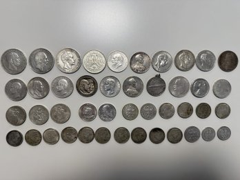 У Шегинях 63-річний казахстанець намагався ввезти старовинні монети і мемуари Муссоліні – 02