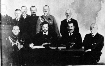 Делегація УНР та країн Четверного союзу. Фото з відкритих джерел