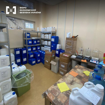 Подружжя з Харківщини організувало на Львівщині підпільне виробництво рідин для електронних сигарет