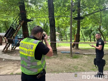В Ужгороді 16 дітей отримали травми внаслідок падіння атракціону – 03