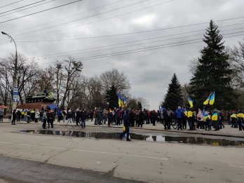 Як в тимчасово окупованих містах українці протестують проти загарбників – 03