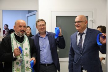 У Львівському діагностичному центрі запрацював новий МРТ за понад 1 млн євро – 03