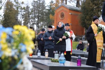 На Личаківському кладовищі вшанували полеглих героїв – 07