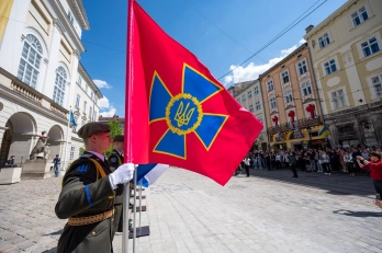 Урочисто винесли бойові прапори оборонних сил: Як у Львові відзначили День міста – 02