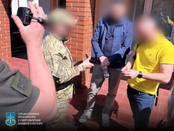На Львівщині викрили схему розкрадання понад 64 млн грн під час закупівлі вантажівок для військових – 03