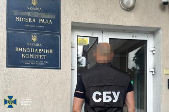 Адвокатка та посадовець міськради на Львівщині вимагали 6700 доларів за вплив на суд