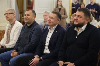 До дня міста Львова відкрили виставку та погасили поштову марку – 04