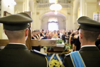 У Львові прощаються з дисидентом і поетом Ігорем Калинцем – 04