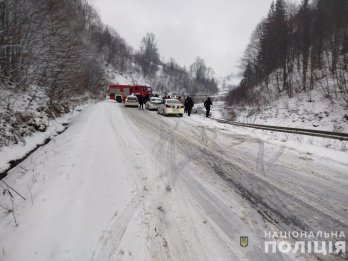 35-річна жінка загинула внаслідок падіння авто у річку на дорозі Мукачево-Львів – 02