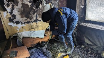 Двоє людей загинули в пожежі на Рівненщині через куріння – 01