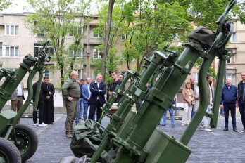 Львівщина передала 125 бригаді міномети та пікапи на 17 млн грн
