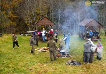 Військові на протезах підкорили найвищу вершину Львівщини — Пікуй – 04
