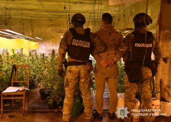 Львівська поліція вилучила у групи наркоторговців канабісу на 3 млн грн – 01