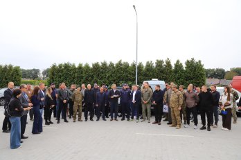 Із Львівщини на фронт передали ще 32 автомобілі для ЗСУ та Нацполіції – 02