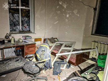 Росіяни вдарили ракетою по пожежній частині на Харківщині — постраждав рятувальник – 02