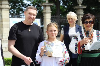 У Львові на площі перед собором відкрили постійну експозицію мальованих янголів