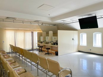 Власниця «Майоли» купила будівлю колишнього візового центру у Львові – 04