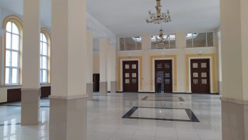 “Укрпошта” не змогла здати в оренду приміщення в центрі Львова за 809 тис. грн на місяць – 01