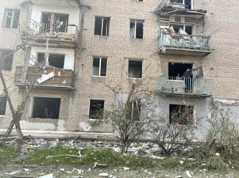 Росіяни обстріляли школу та житлові будинки Слов'янська: є загиблі та поранені – 03