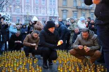«Запали свічку пам’яті»: львів’яни доєднались до загальнонаціонального дня скорботи – 06