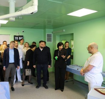 У Львові тепер зможуть виконувати надсучасні операції дітям в утробі матері – 06