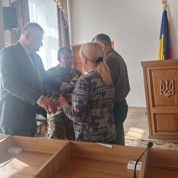 У Сокалі рідним загиблих захисників вручили державні нагороди – 03