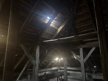 У Львові російський дрон пошкодив музей-тюрму, де утримували Бандеру  – 02