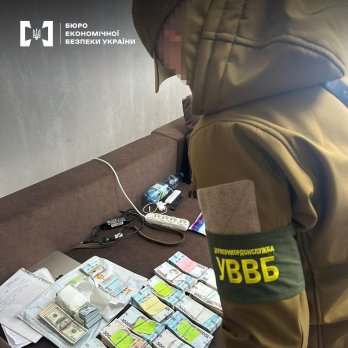 На Львівщині викрили схему ввезення 300 авто під виглядом допомоги ЗСУ – 02