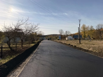 На Львівщині відремонтували дорогу, що веде до давнього монастиря – 03