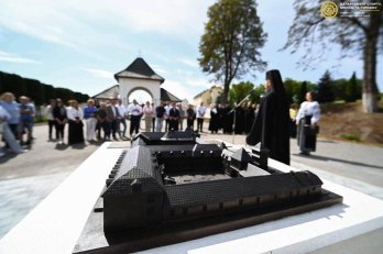 На Львівщині створили тактильний макет одного з найдавніших монастирів України – 01