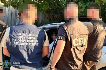 На Львівщині чоловік за 1300 доларів влаштовував ухилянтів до коледжу – 02