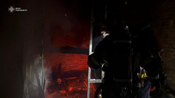 Через ранкову пожежу в центрі Львова з будинку евакуювали 17 людей – 07