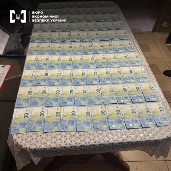 Правоохоронці затримали шахраїв за ввезення на Львівщину 50 машин під виглядом гуманітарки – 03