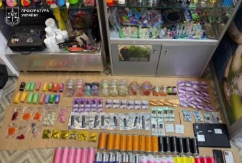 У центрі Львова викрили магазин з продажу товарів з наркотиками – 01