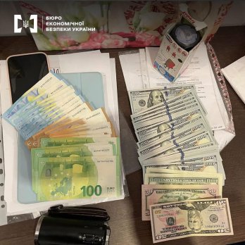 У Львові судитимуть 33-річного чоловіка за перепродаж авто завезених як гуманітарна допомога – 05