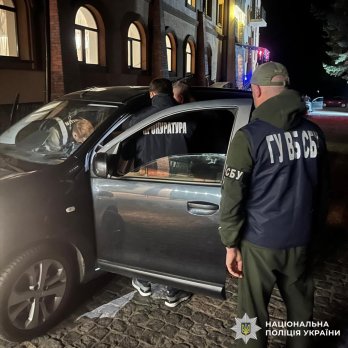 Львів'янин за 23 тисячі доларів організовував втечу військовозобов'язаного за кордон