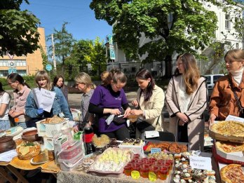 Школи Львова зібрали майже 8 млн грн на дрони для ЗСУ під час благодійних ярмарків – 06